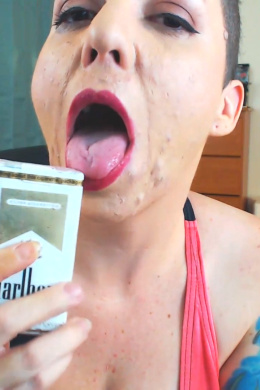MILF Smokes On Live Streams