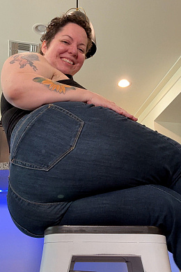 Stroke Your Cock For Stepmom's Jeans