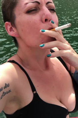 3 Smokes on a Boat