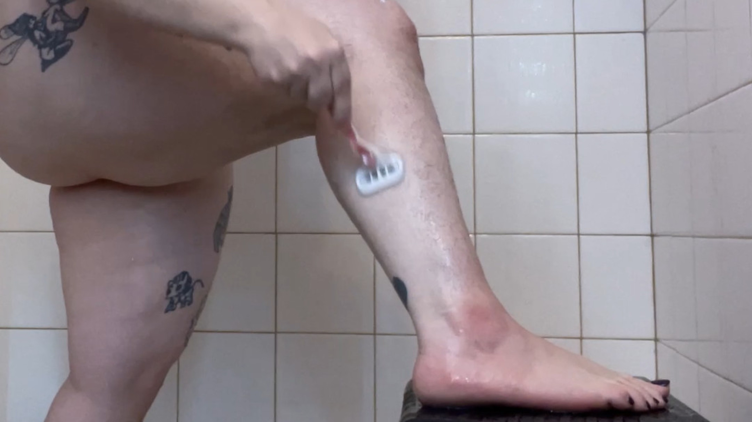 Shaving My Super Hairy Legs