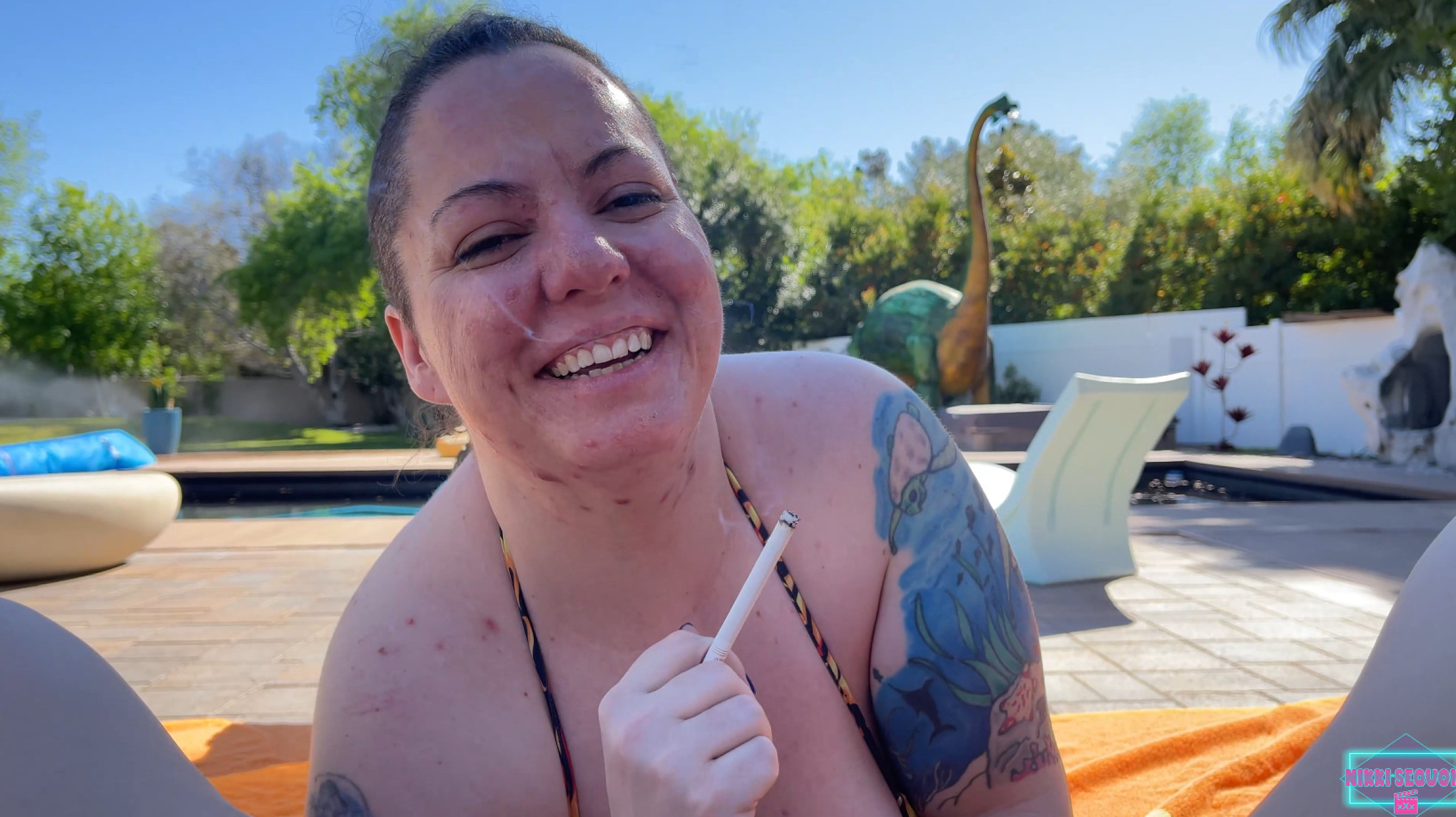 Poolside Pussy Eating and Cigarette Smoking w Sydney Screams