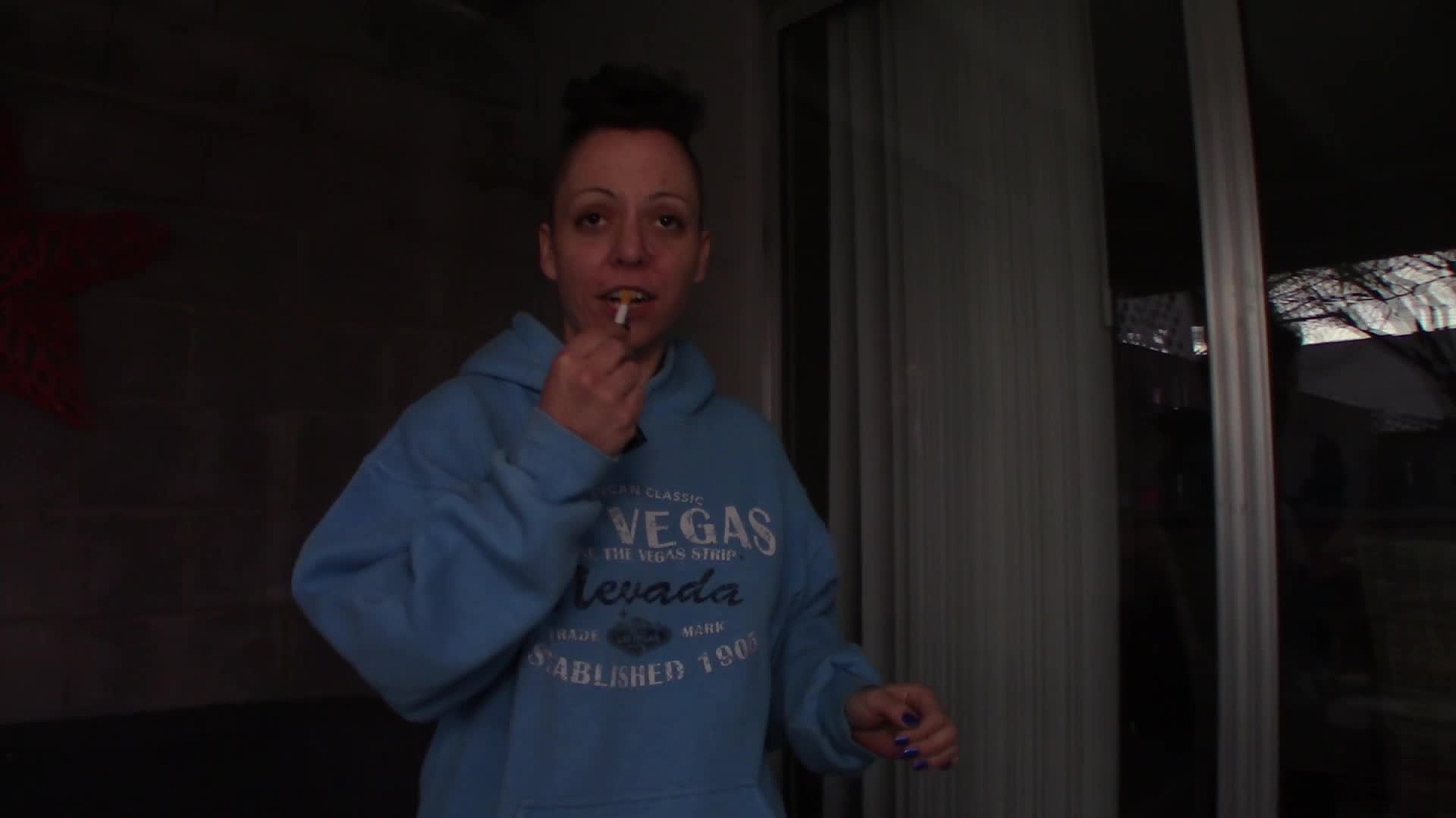 Nikki Gives Smoking Handjob 4 Cigarettes